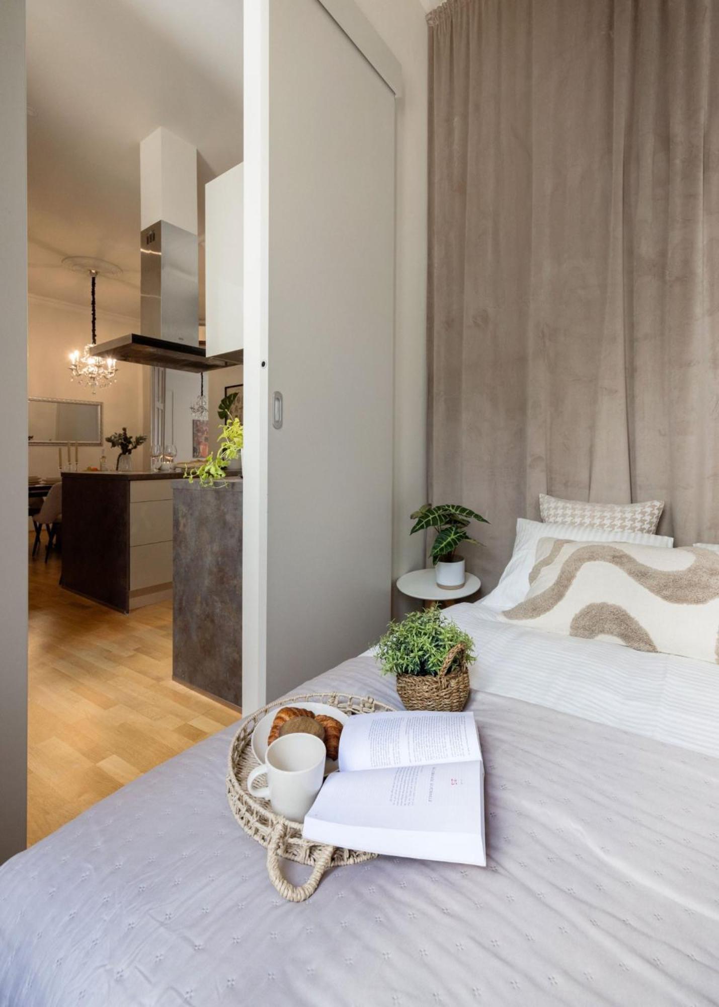 Timeless Elegant Apartment By Opera House บูดาเปสต์ ภายนอก รูปภาพ