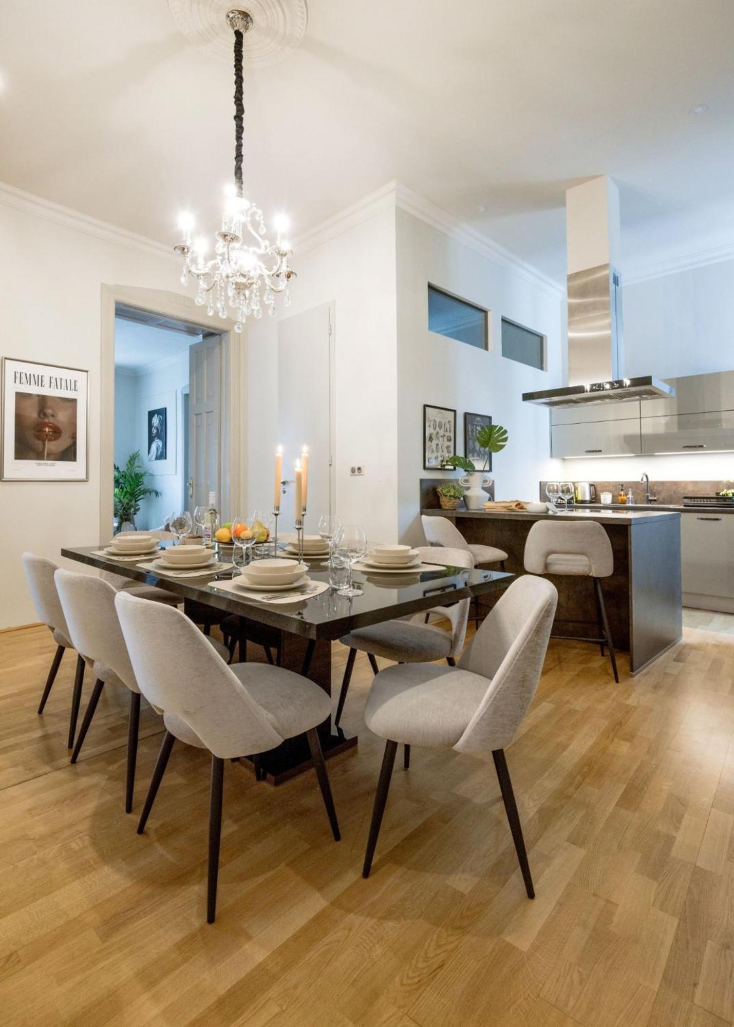 Timeless Elegant Apartment By Opera House บูดาเปสต์ ภายนอก รูปภาพ