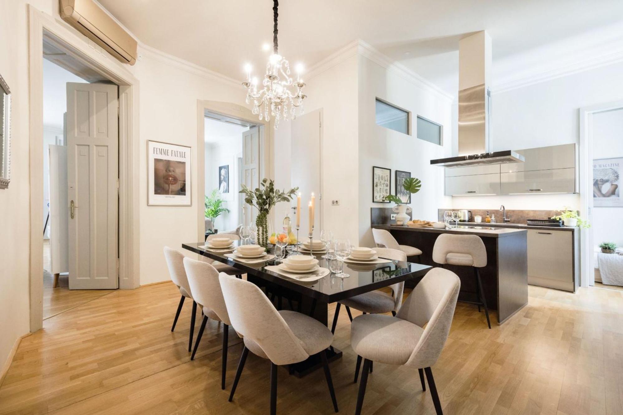 Timeless Elegant Apartment By Opera House บูดาเปสต์ ภายนอก รูปภาพ